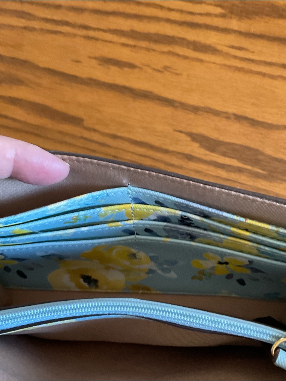NWT Nanette Lepore Blue/Yellow Floral Crossbody Wallet, Gold Tone Hardware - Picture 6 of 7